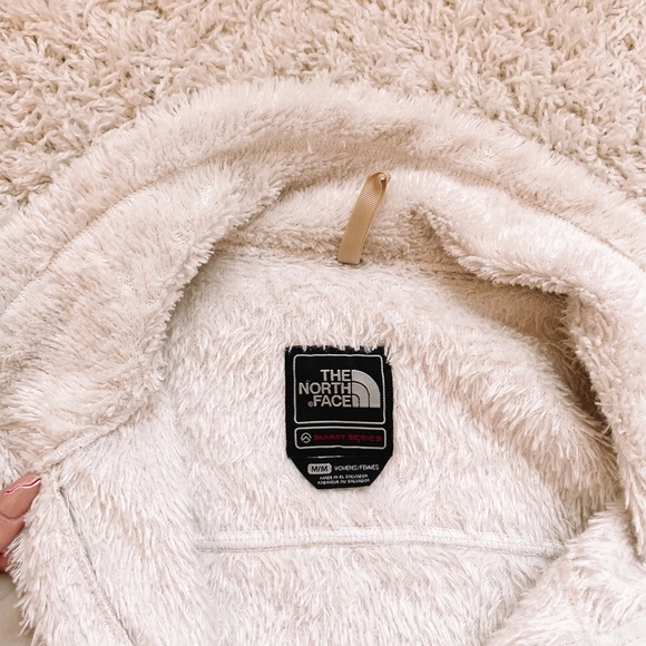 North Face Cream Zip Up Fleece!! - Picture 5 of 10